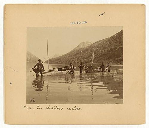 Tarihselfindings Fotoğraf: Sığ Suda, Teknelerdeki Adamlar, Nehir, Yukon Bölgesi, Aralık c1897, Altın Madencileri